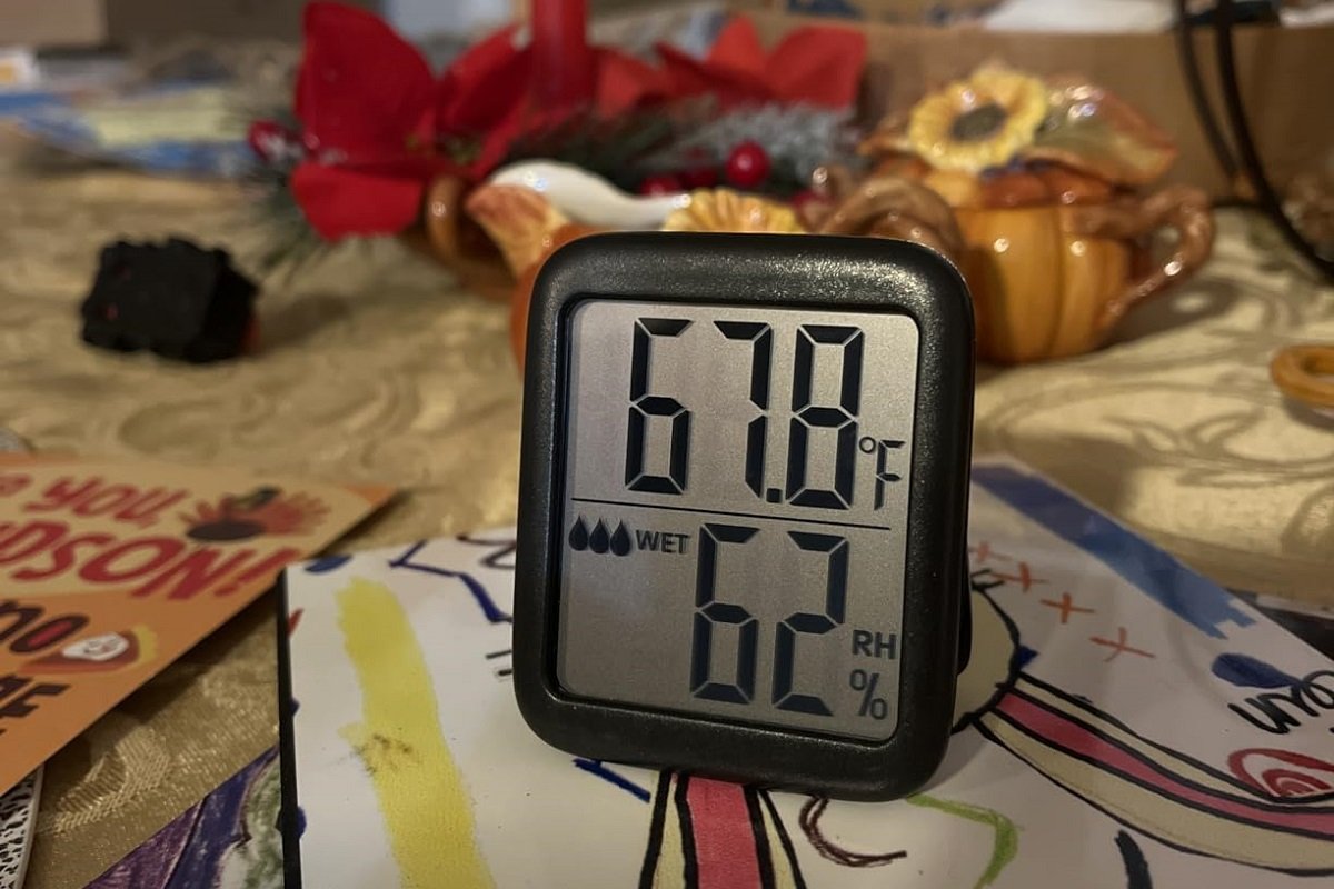 small weather station for dry a tent