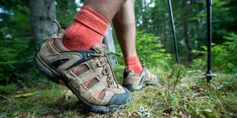 hiking boots size 11