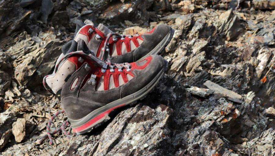 How to Choose Mountaineering Boots Outdoor Shell