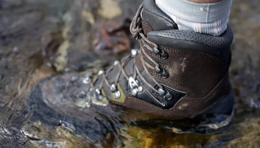 Lowa Ticam II GTX Hiking Boots
